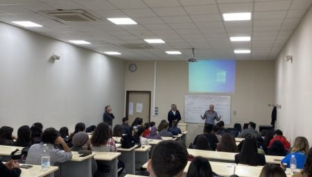 Halk Kütüphanecileri Söyleşisi İzmir Kâtip Çelebi Üniversitesi’nde Gerçekleştirildi