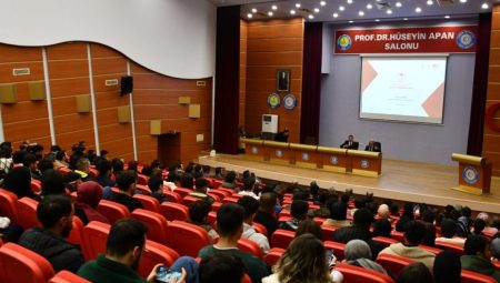 Harran Üniversitesi’nde Tarım Paneli Düzenlendi